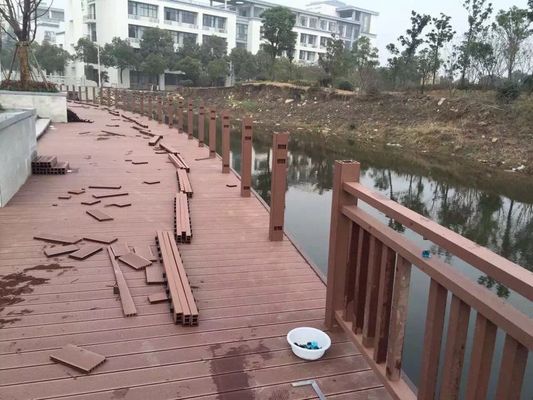 Korytarz Antykorozyjne deski ogrodzeniowe Wpc Ogród Balustrada Wpc 3,6 M Balustrada